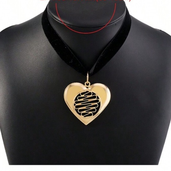 HEART VELVET CHOKER - Picture 4 of 4